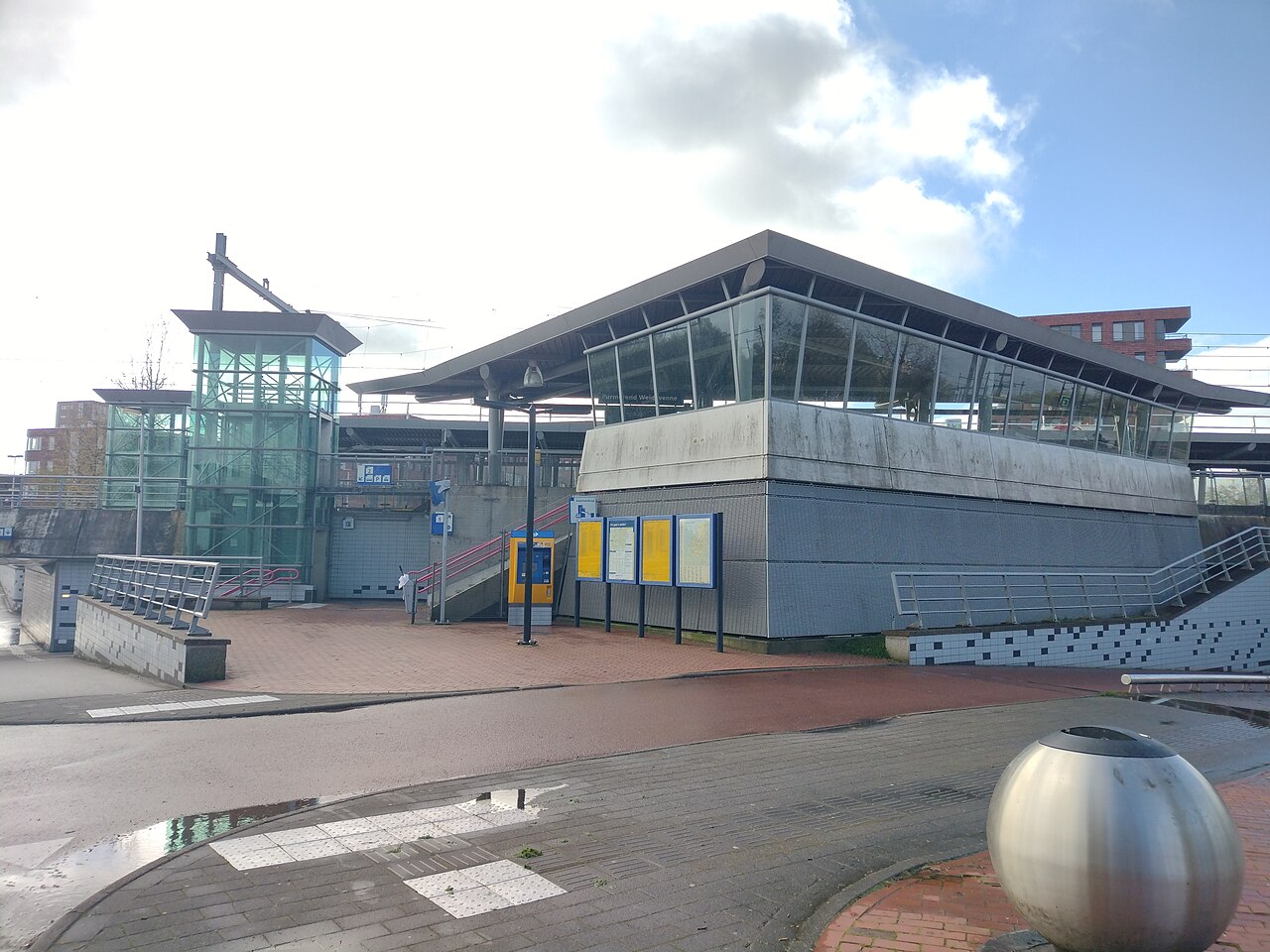Station Purmerend Weidevenne