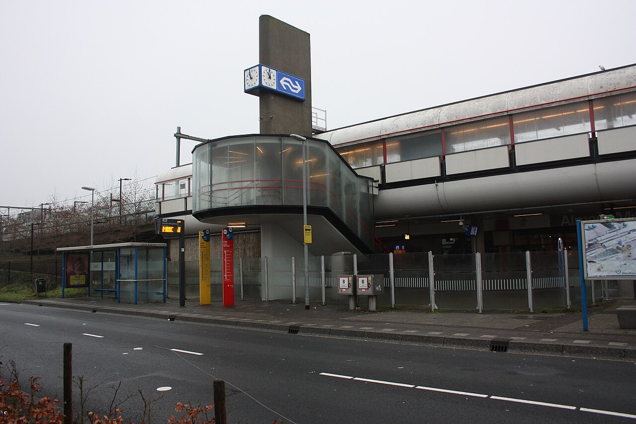Station Almere Muziekwijk