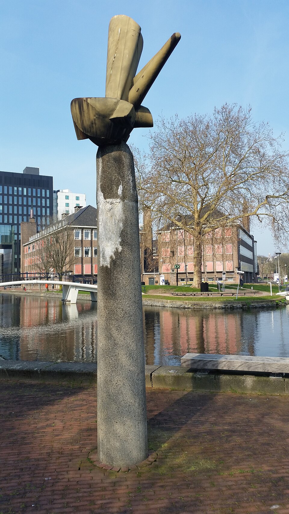 Vogel op pylon
