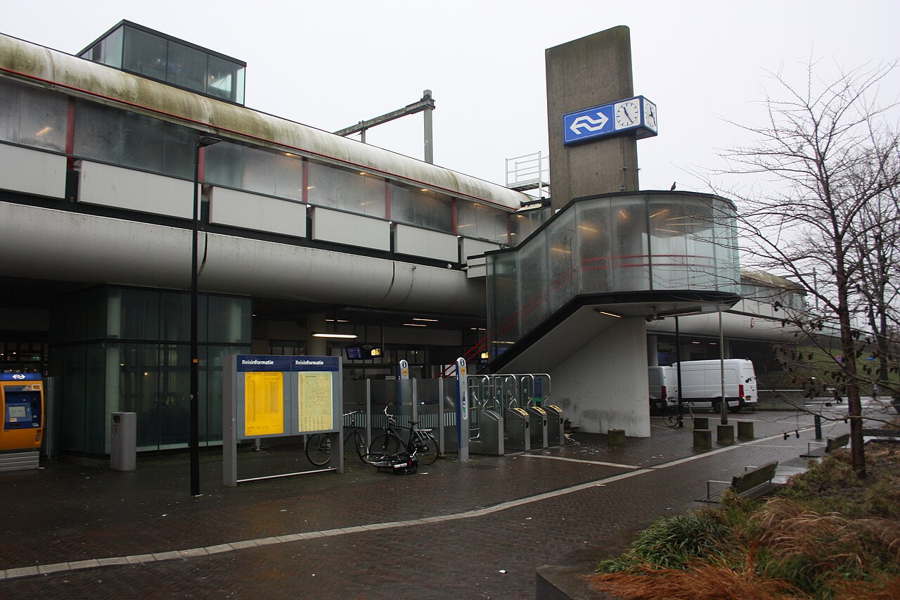 Station Almere Buiten