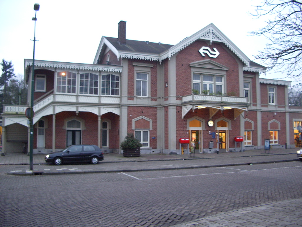 Station Baarn